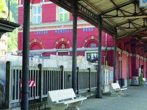 Ferrovienord-Stazione-Laveno-Mombello.JPG