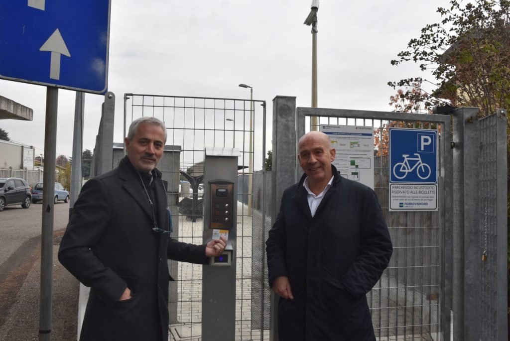 Sindaco-Cislago-Stefano-Calegari-e-presidente-FERROVIENORD-Fulvio-Caradonna-1024x685