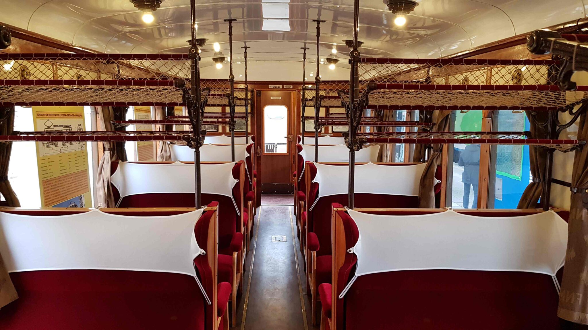 Interno vettura FNM AZ restaurata