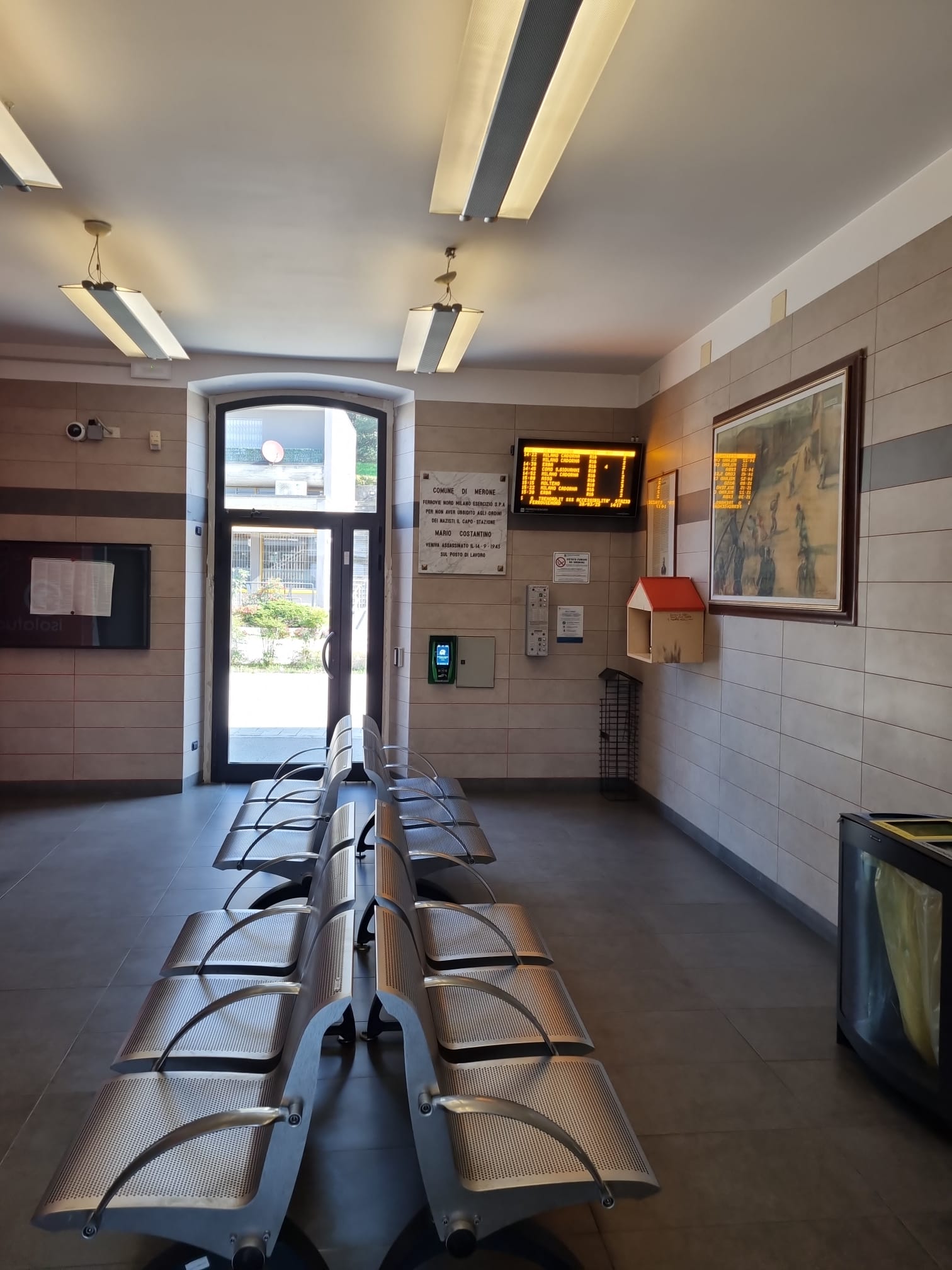 Stazione di Merone- sala d'attesa