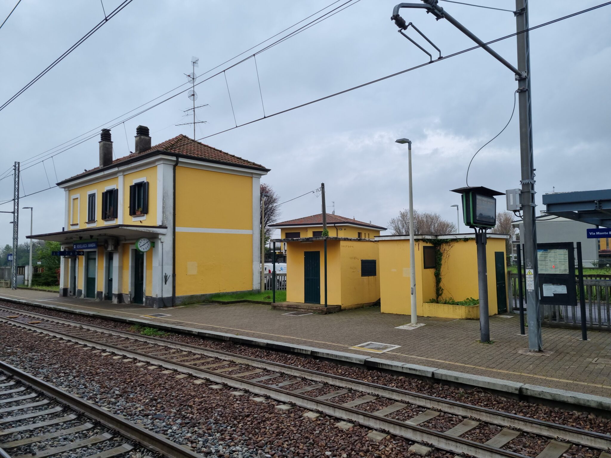 Stazione Rovellasca- Manera