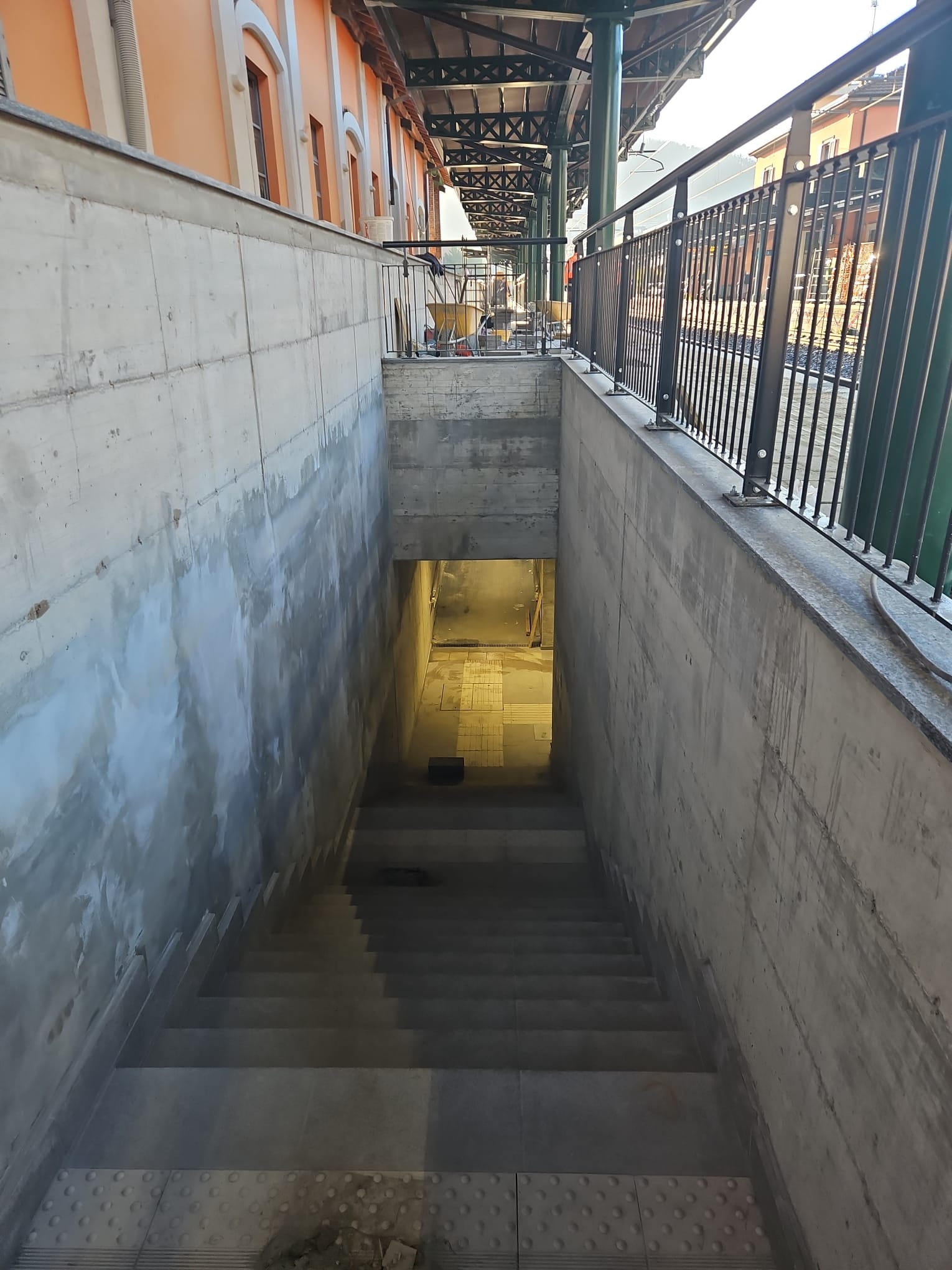 Sottopasso di stazione Como Borghi